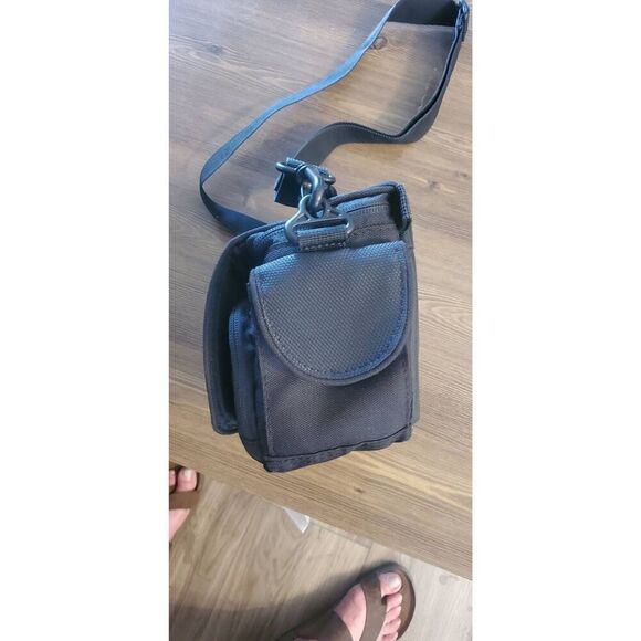 Lowepro Shoulder Camera Bag - Picture 2 of 9